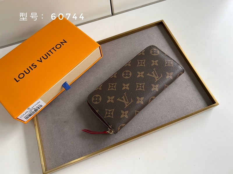 LV Wallets 314